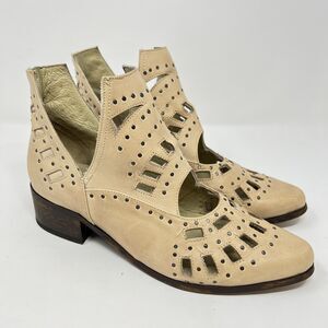 Sbicca Navarro Ivory Vintage Collection Bootie Women’s 7.5 boho